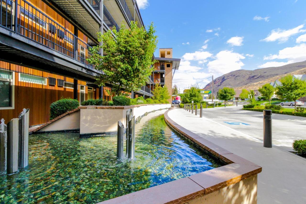 Chelan Resort Suites: Water Sunset Exterior photo